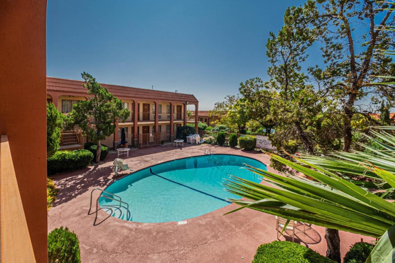 Hotel Super 8 By Wyndham El Paso Airport Zewnętrze zdjęcie