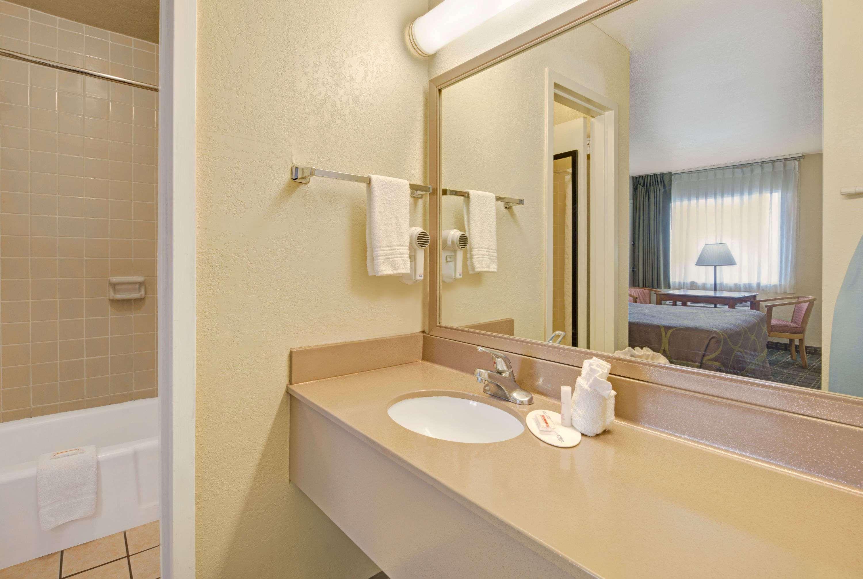 Hotel Super 8 By Wyndham El Paso Airport Zewnętrze zdjęcie